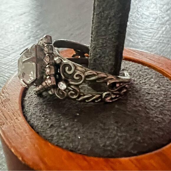 Sorrelli Crystal Silver Tone Ring Size 7 - Picture 4 of 10